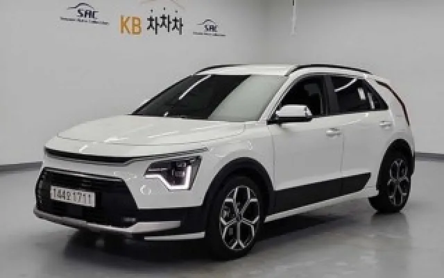 디올뉴니로 중고차 디 올 뉴 니로 시그니처 매물 사진 12 - 2025/03 2,295km