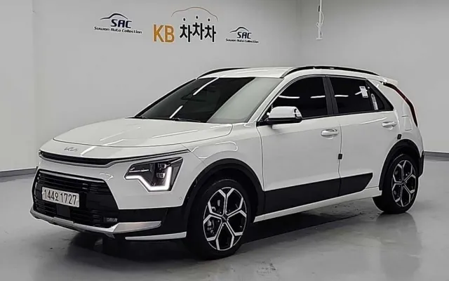 디올뉴니로 중고차 디 올 뉴 니로 시그니처 매물 사진 11 - 2025/03 1,911km